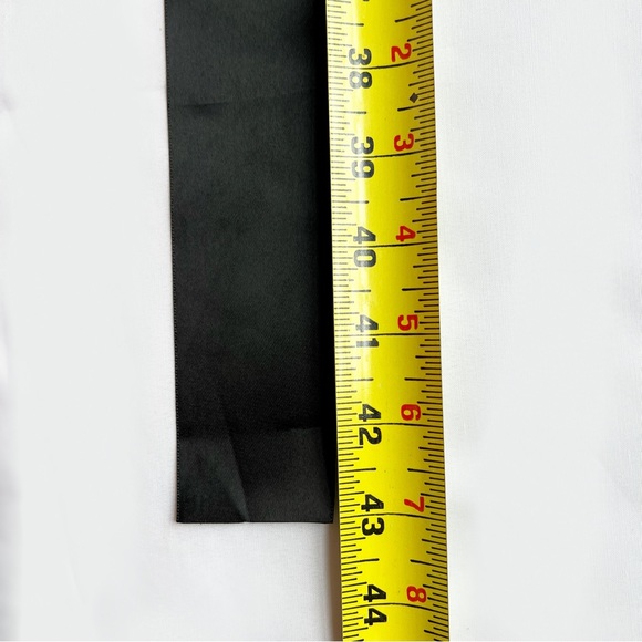 VALENTINO GARAVANI Red Paper Boutique Shopping Bag and Black Satin Ribbon - Picture 8 of 8